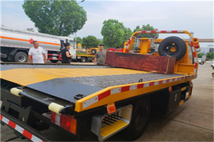 汉中附近拖车电话号码服务